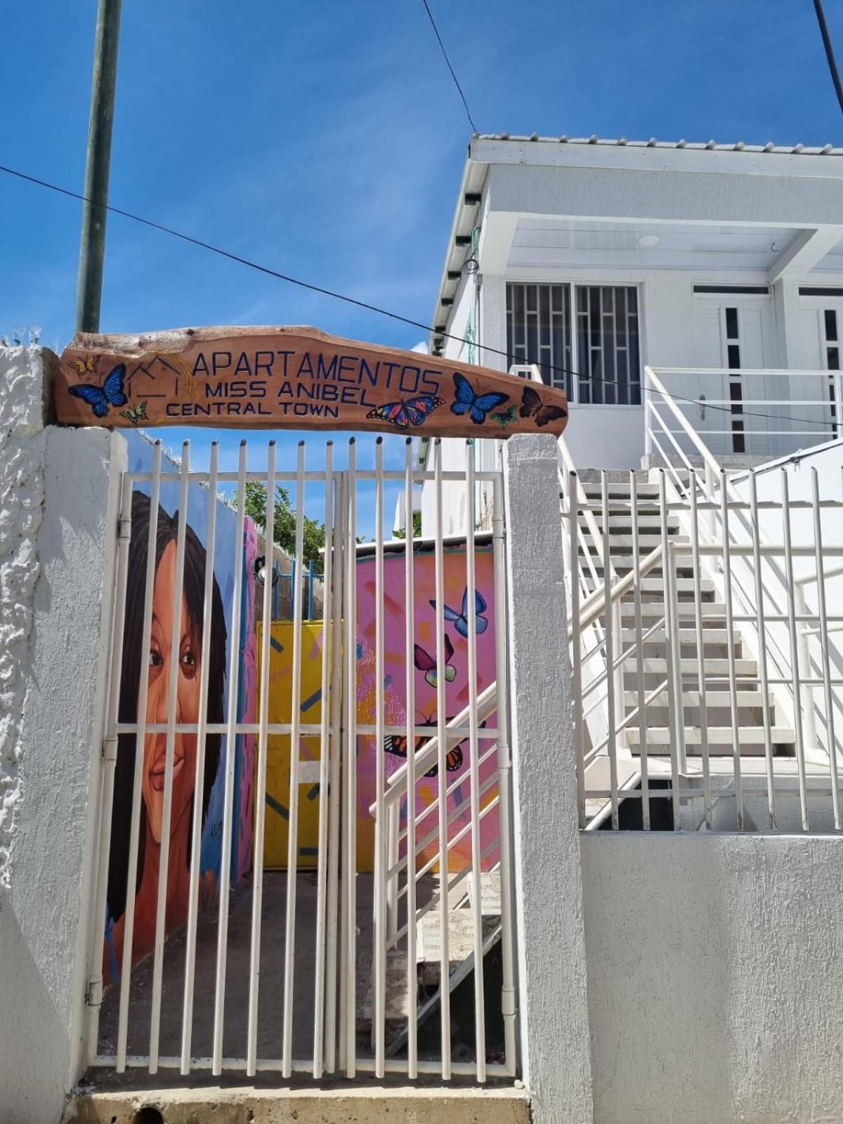 Posada Miss Anibel Central Town San Andrés Exterior photo